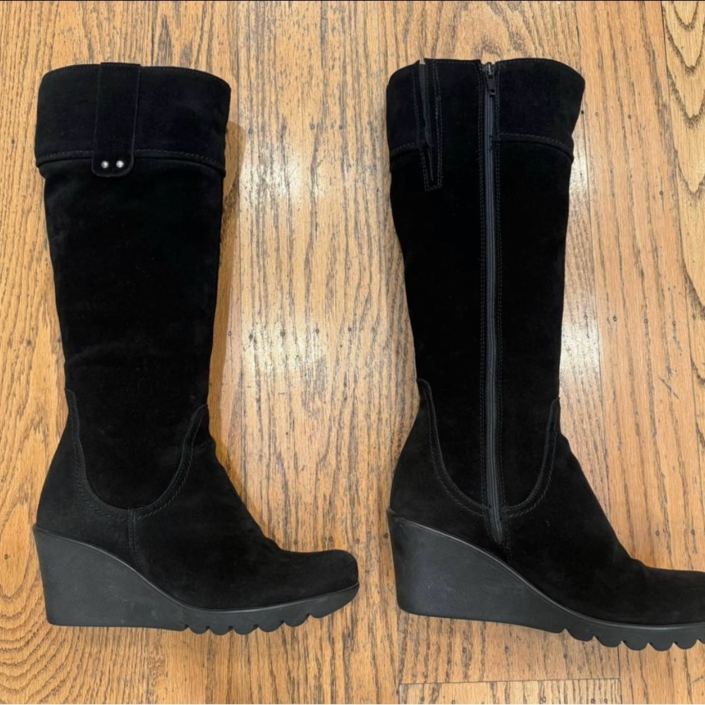 La Canadienne suede boots - size 8 - like new! $225